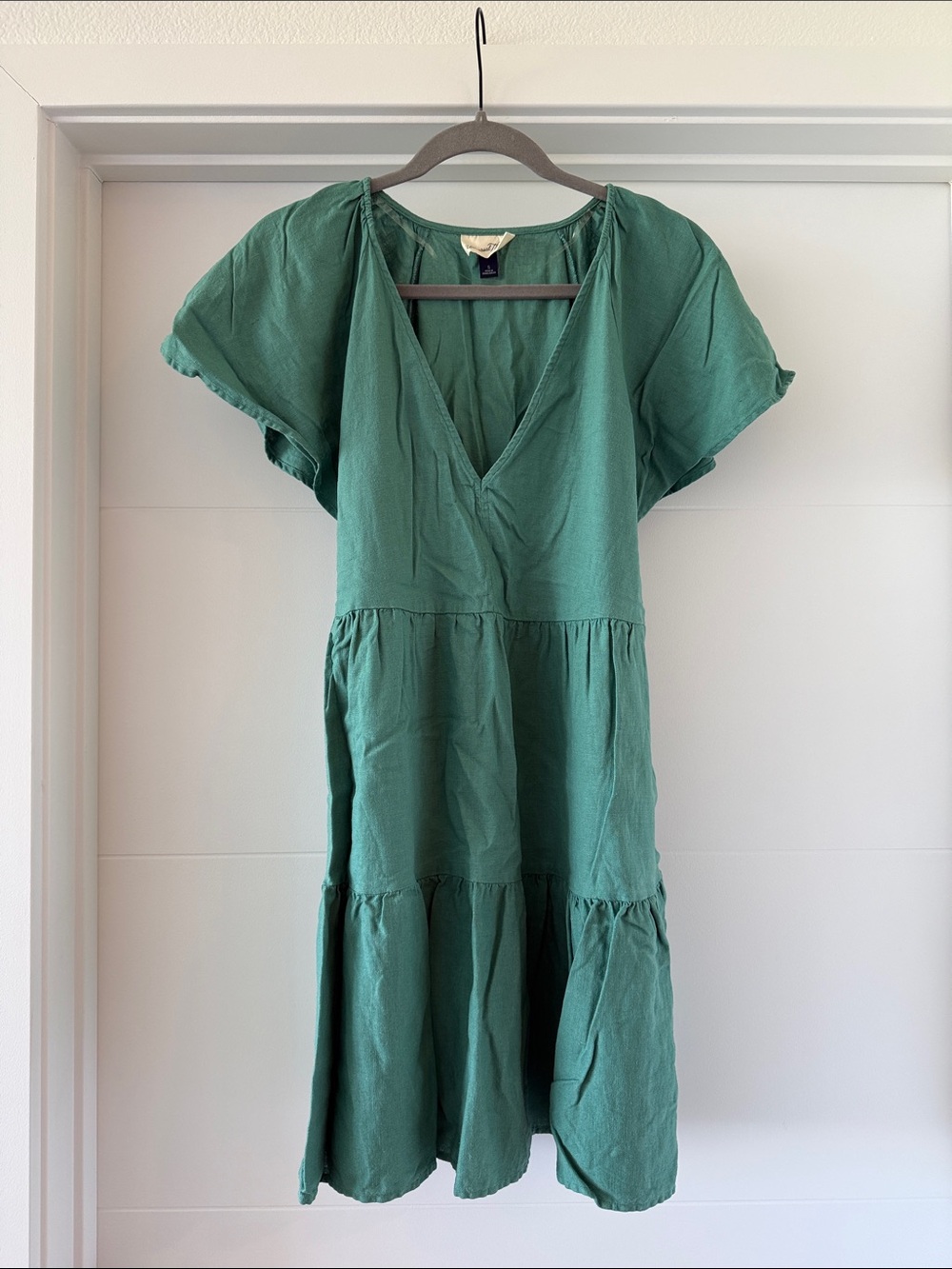 Universal Thread Green Tiered V-Neck Sack Dress